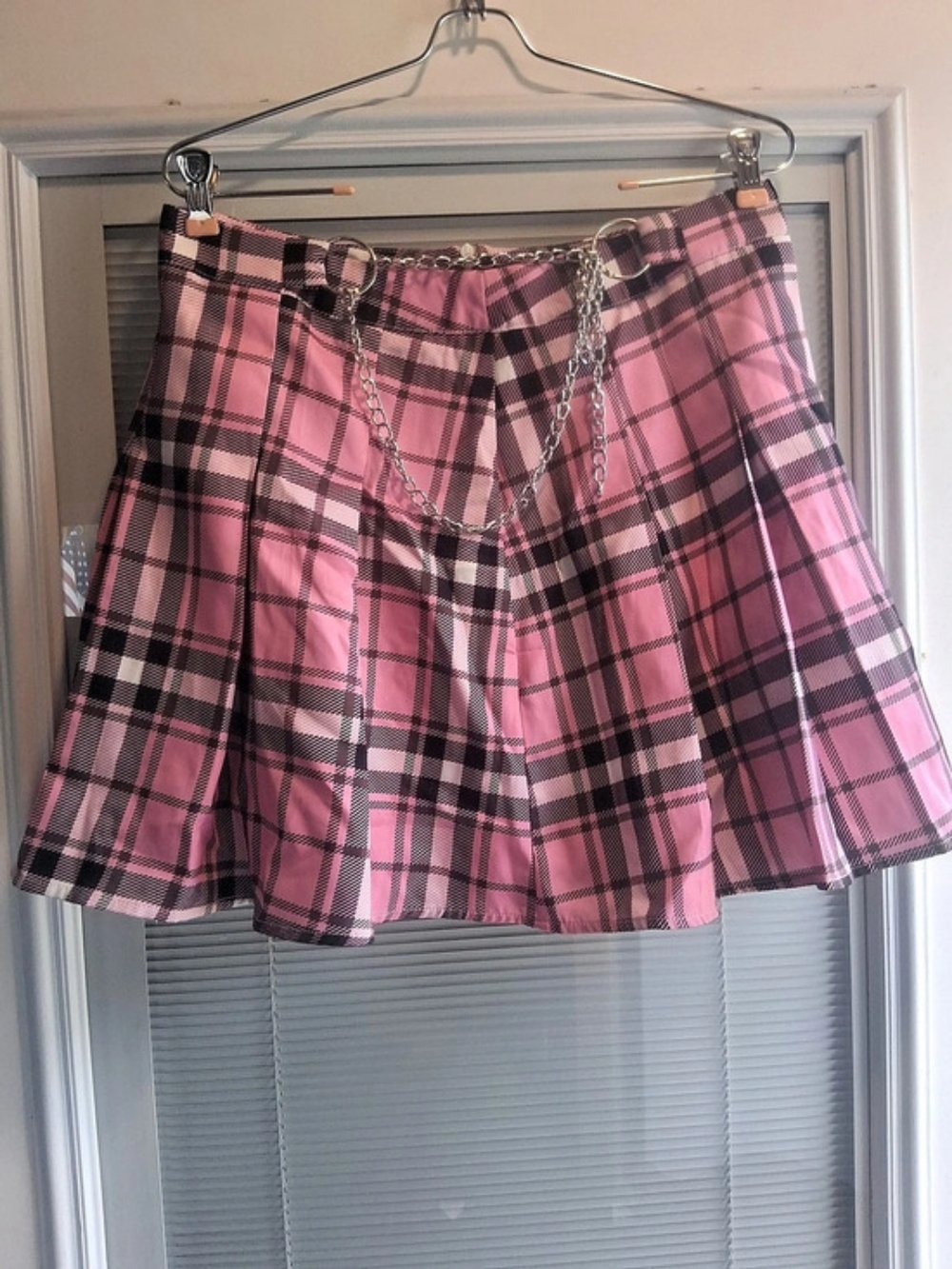 SHEIN Plaid Chain Mini Skirt in Pink & Black Size Small Like New
